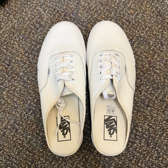 Vans Shoes - Vans White Snakeskin Embossed Low Sneakers Women’s 10